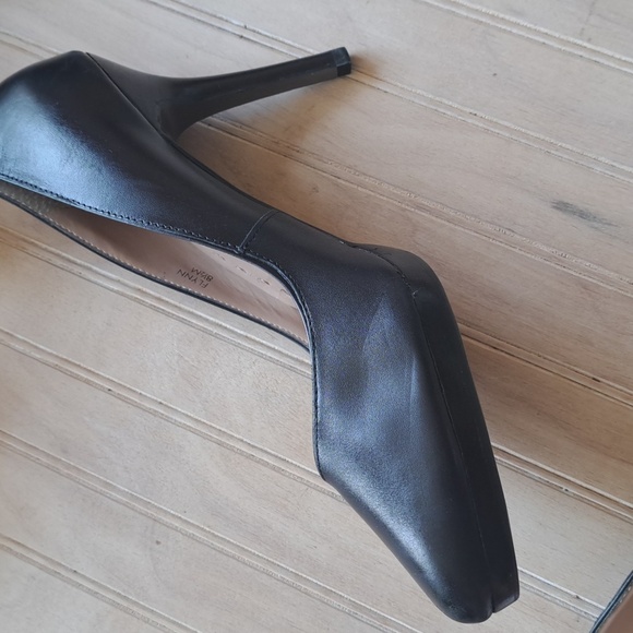 Tahari “Flynn” Black Leather High Heel Pumps Stiletto CLASSY Minimalistic - Picture 12 of 12
